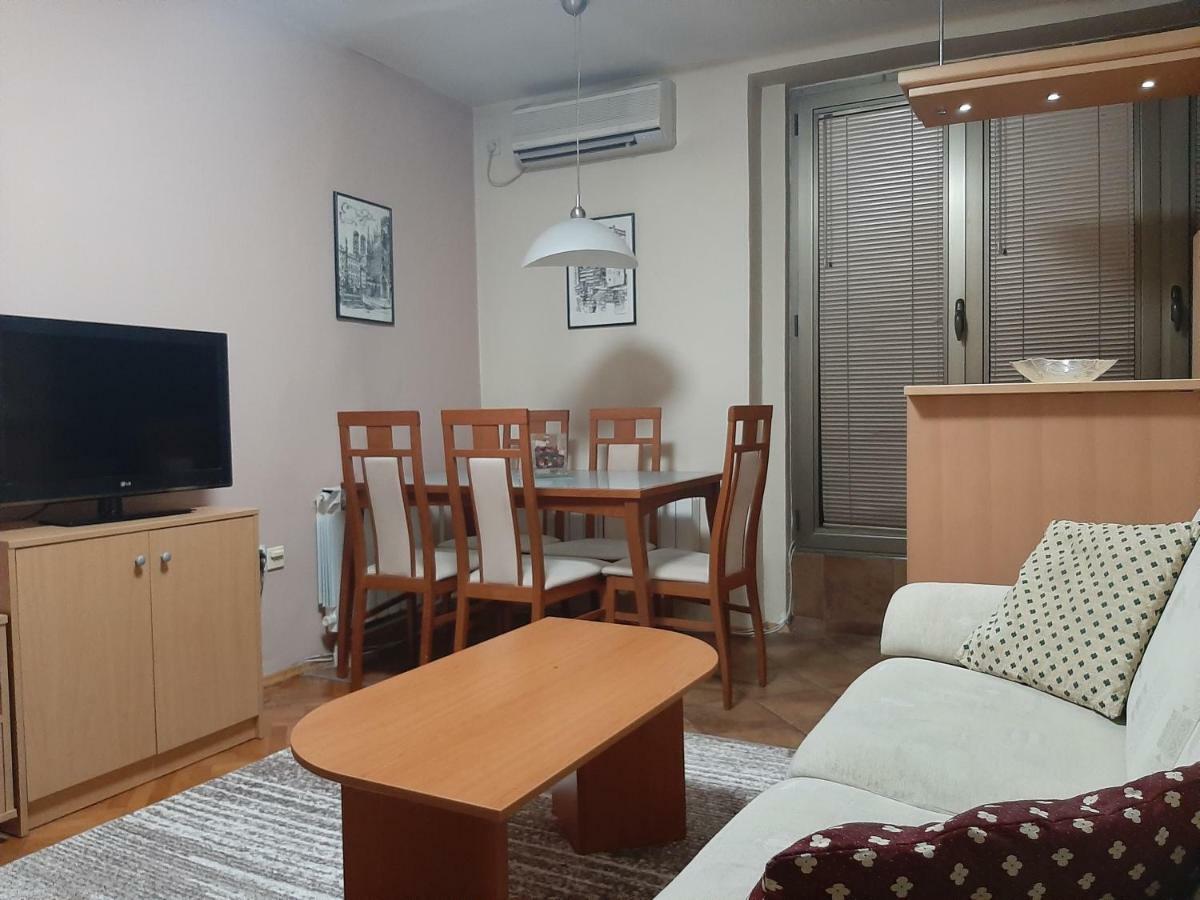 Square Exclusive Apartment 3N Скопье Экстерьер фото