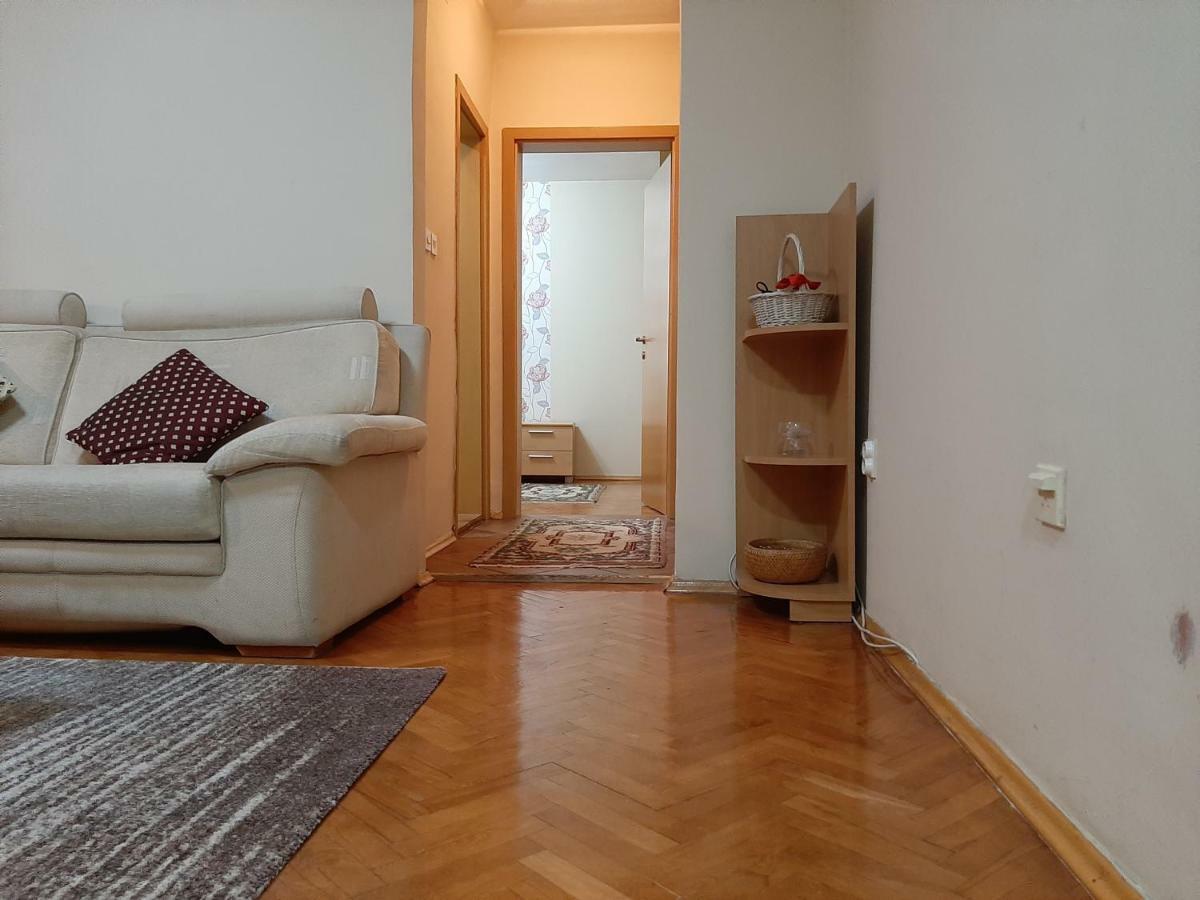 Square Exclusive Apartment 3N Скопье Экстерьер фото