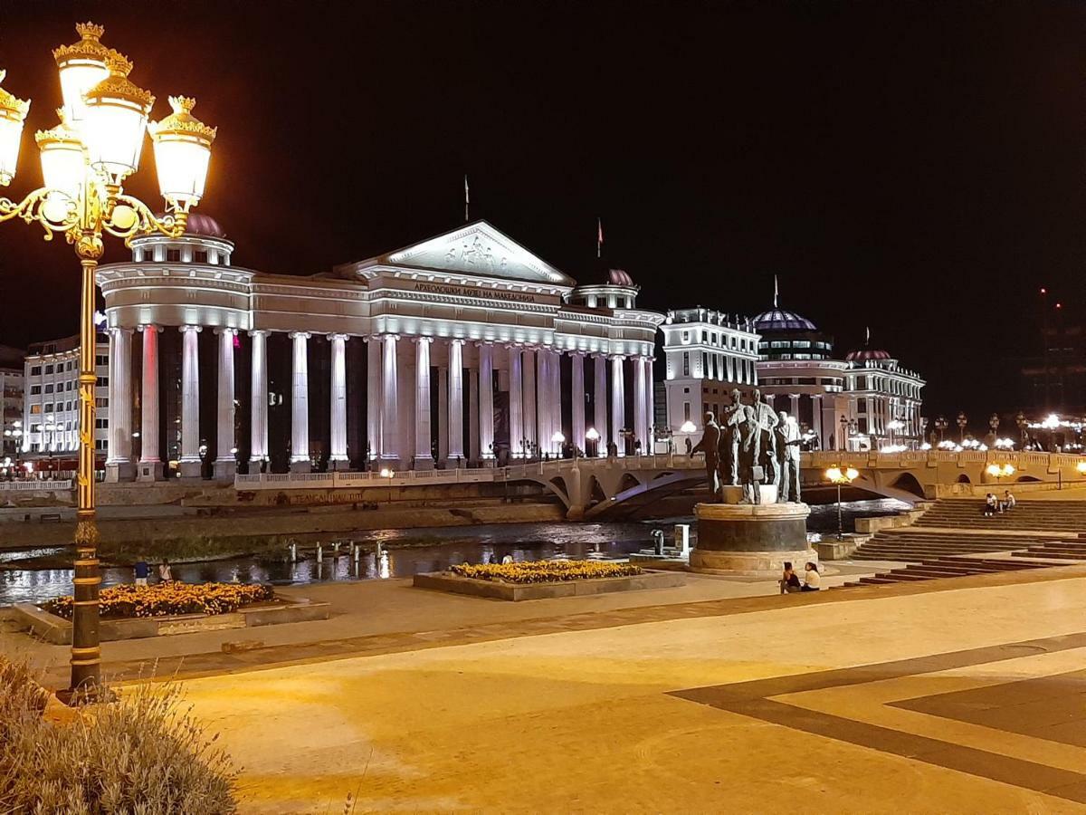 Square Exclusive Apartment 3N Скопье Экстерьер фото